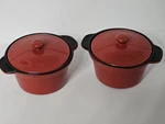 Set Of (2) Maxwell Williams Non Stick Microstovens. Fixed Price $24.00.