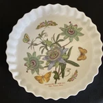 Botanic Garden England Scalloped Pie Dish Portmeirion 11" Diameter. Fixed Price $65.00.