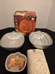 Vintage 1996 Wilton Halloween Stand Up Jack-o-lantern Pumpkin Pan. Fixed Price $10.99.