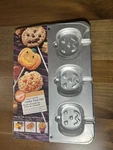 New Wilton Vintage Jack-o-lantern Cookie Treat Pan, 6 Cavity, 2105-8100. Fixed Price $21.99.