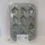 Pampered Chef Fall Harvest Cake Pan Maple Leaves Trees Forest #100021 New Sealed. Fixed Price $12.50.