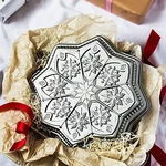Nordic Ware Sweet Snowflakes Shortbread Pan Silver Heavy Cast Aluminum 6 Cup Usa. Fixed Price $39.99.