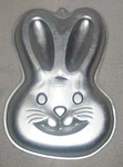 Wilton Easter Bunny Face Aluminum Cake Pan Rabbit Head 1992 Tin Mold 2105-9438. Fixed Price $5.36.
