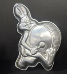 Vintage Bugs Bunny Wilton Cake Aluminum Pan Bakeware Drum 1983 502-3517. Fixed Price $14.99.