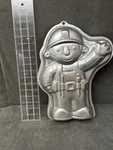 Wilton Bob The Builder Cake Pan Aluminum Character Baking Mold 2105-8825. Fixed Price $5.00.