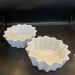 Chantal Bakeware WHITEC1.5 Quart 93-SUBR20 Set Of 14 Point Star Baking Dishes. Fixed Price $45.00.