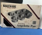 Nordic Professional Bakeware Nonstick Angelette Pan New. Fixed Price $25.00.