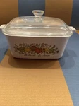 Vintage Persil La Sauge 5 Cup Corning Ware Casserole Dish With Cover. Fixed Price $99.00.