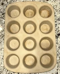Euc Pampered Chef Stoneware Muffin Pan 12 Family Heritage Usa 060702. Fixed Price $34.00.