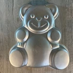 Wilton Vintage 80'S Cake Pan Mold Huggable Teddy Bear 502-3754 Aluminum Baking. Fixed Price $9.99.