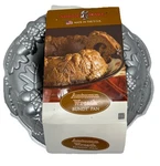 Nordic Ware Autumn Wreath Bundt 10 Cups Heavy Cast Aluminum Thanksgiving Fall. Fixed Price $29.99.