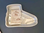 Wilton Party Cake Pan Superstar Shoe Sneaker 1979 Vintage 502-1964. Fixed Price $10.99.