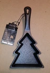Brooklyn Steel Co Novelty Cast Iron Pan Skillet Christmas Pine Tree. Fixed Price $30.00.
