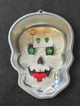 Wilton Smiling Skull Cake Pan #2105-2057 Skeleton Head Vintage Baking 2001 Vtg. Fixed Price $24.95.