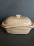 Pampered Chef 3.1QT 3L Light Brown Covered Baker Roaster Stoneware. Used. Fixed Price $49.00.
