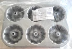 New Pampered Chef Mini Fluted Cake Bundt Dessert Baking Pan Aqua Blue #1602. Fixed Price $19.99.