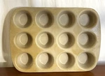 The Pampered Chef Family Heritage Stoneware Classics 12 Cupcake Muffin Pan Nice. Fixed Price $42.00.