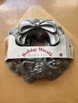 Nordic Ware Platinum Collection Holiday Wreath Bundt Pan 9 Nos New. Fixed Price $23.99.