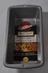 Wilton Recipe Right Medium Loaf Pan Non-stick 8.5 X 4.5 2.5 In. Easy Clean. Fixed Price $8.00.