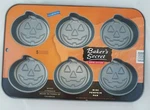 Bakers Secret Baking Cupcake Muffin Pan Mini Pumpkin Non Stick Brand New. Fixed Price $16.14.