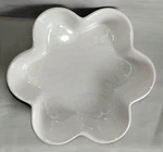 Chantal 1.25 Qt White Scalloped Baking Dish Flower Shape 93-DA22. Fixed Price $8.99.