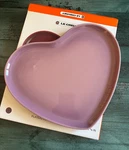 Le Creuset Heart Serving Plate Large 32CM Mauve Pink New Box. Fixed Price $89.00.