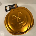 Wilton Jack Lantern Pumpkin Face Cake Pan Mold Iridescent Orange Halloween New. Fixed Price $8.21.