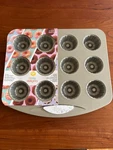 Wilton Daily Delights Non-stick Mini Fluted Tube Pan, 12-CAVITY New. Fixed Price $24.99.