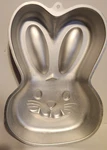 Wilton 1992 Easter Bunny Rabbit Face Cake Pan 2105-9438. Fixed Price $8.00.