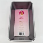 New Paris Hilton 9X5 Loaf Pan Premium Nonstick Surface. Fixed Price $11.70.