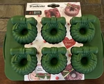 Wreath Cupcake 3D Pan Silicone Mold Baking Bpa Free - Trudeau New Holiday. Fixed Price $15.88.