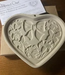 The Pampered Chef Summer Wreath Stoneware Mold #2930. Fixed Price $14.00.