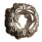 Christmas Nordic Ware Wreath With Bow Mold 11" Bundt Cake Pan Cast Aluminum. Fixed Price $26.25.