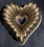Nordic Ware 10-CUP Heavy Cast Aluminum Bronze Elegant Heart Bundt Pan Nwt. Fixed Price $29.98.