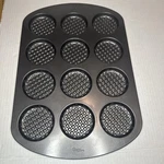 Wilton 12 Cavity Round Ice Cream Sandwich Pan 2105-0625. Fixed Price $15.00.