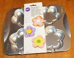 Wilton: 4 Cavity Blossom Cookie Pan #2105-0539 New Aluminum Lollipops!. Fixed Price $7.99.