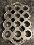 Nordic Ware Petite Pan - 12 Bite Size Popovers, Excellent Condition. Fixed Price $18.00.