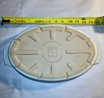 The Pampered Chef Family Heritage Vanilla Glazed Oval Casserole #060605 Nice. Fixed Price $20.39.