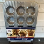Usa Pan 12 Muffin And Cupcake Nonstick Aluminized Steel Made. Fixed Price $28.47.