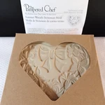 Pampered Chef Summer Wreath Heart Cookie Mold 2003 Vintage Stoneware Nib. Fixed Price $6.00.
