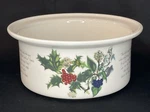 Portmeirion The Holly And Ivy 1.5QT Round Casserole Dish. Fixed Price $45.00.