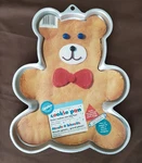 New Vintage Wilton Giant Bear Cookie Pan 2105-6202. Fixed Price $15.00.