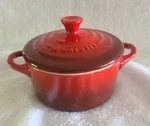 Le Creuset Mini Round 8 Oz Cocotte Cerise Stoneware Dutch Oven. Fixed Price $19.99.