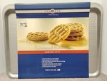 New Usa Pan 10305LC Non-stick Commercial Bakeware Cookie 18" X 14". (03). Fixed Price $29.99.