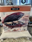 Sensio Bella 13585 4 Slot Pie Maker, Red, New In Box. Fixed Price $14.40.