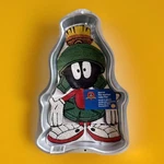 1998 Wilton Marvin The Martian Looney Tunes Cake Decorating Pan Mold 2105-3202. Fixed Price $17.99.