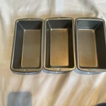 Wilton Non-stick Loaf Tin Set Baking Pan For Loaves, Bread, Cakes Of 3. Fixed Price $16.00.