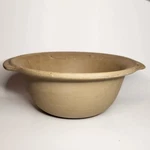 Pampered Chef Stoneware Baking Bowl Family Heritage 9 Inch. Fixed Price $20.00.