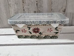 Temptations Old World By Tara Green 12OZ Loaf Pan With Lid Poinsettia Christmas. Fixed Price $16.95.