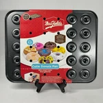 New Mrs. Fields Cutie Donuts Non Stick Baking Pan. Fixed Price $15.00.